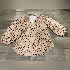 Boutique CZ by Cezele cheetah print flowy button up blouse size M